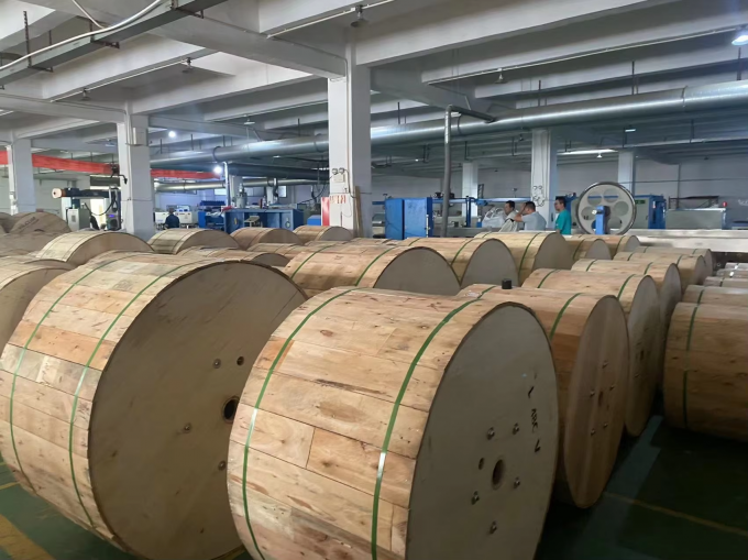 屋外用4コア6コア8コア12コア装甲型光ケーブル GYXTW 中央放鬆管単モード導管光ファイバーケーブル 2