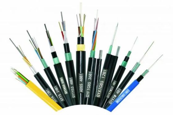 単一モードG.652D 2-144繊維1km-5kmの長さの光ファイバケーブル