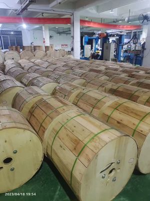 ADSS 12は24の48の中心のスパン100m 200m Armid屋外の光ファイバケーブルにまいはだを詰める