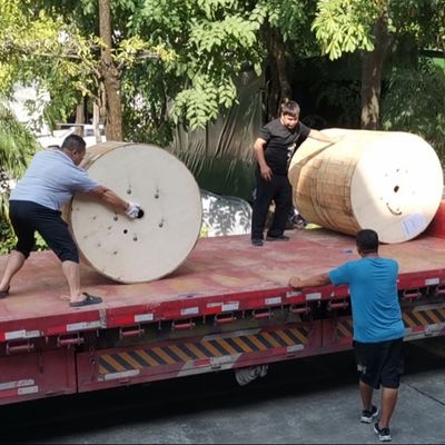 OEM 工場 供給 144 コア ADSS アウトドア 空中光ファイバーケーブル 1KM 2KM 3KM価格