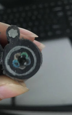 48中心GYTC8Sのコミュニケーションのための屋外の光ファイバケーブル