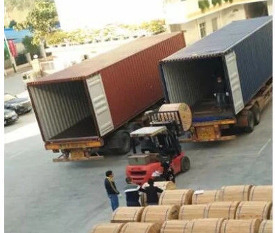 GYXTW 12の中心の鋼線と装甲光ファイバケーブルG652Dの緩い管