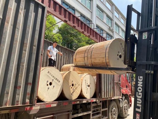 屋外GYFXTY 2 4テレコミュニケーションのための6つの中心の光ファイバケーブル