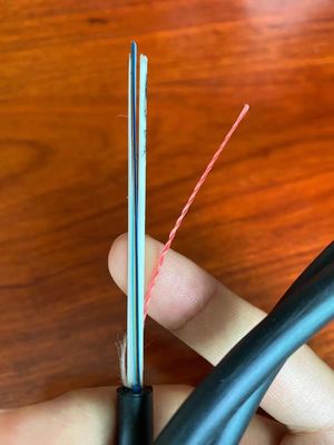 FTTHの中央管FRPの強さの誘電体12の中心のAdssの光ファイバケーブル