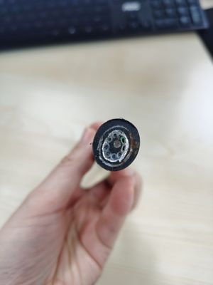 196の中心の単一モードG652dは地下の光ファイバケーブルの倍の外装を埋めた