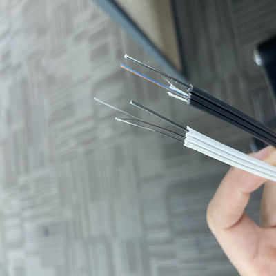 FRP G657 FTTH 光ファイバードロップケーブル 1 2 4 コア ステールメッセンジャーワイヤー付きの室外/室内光ファイバーケーブル