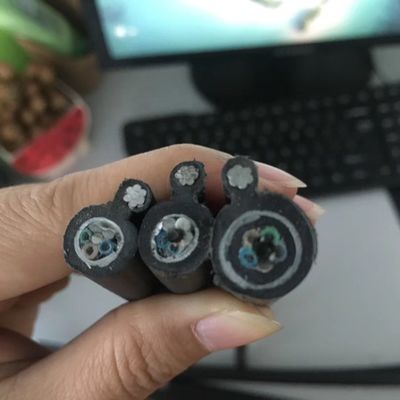 空中図8 自立GYXTC8S GYTC8A GYXTC8Y GYTC8S 鉄線メッセンジャー付き光ファイバーケーブル