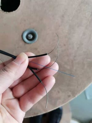 ネットワーキングFTTHの光学ドロップ・ケーブルの単一モードG657a 1/2/4の中心