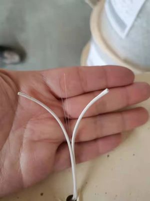 ネットワーキングFTTHの光学ドロップ・ケーブルの単一モードG657a 1/2/4の中心